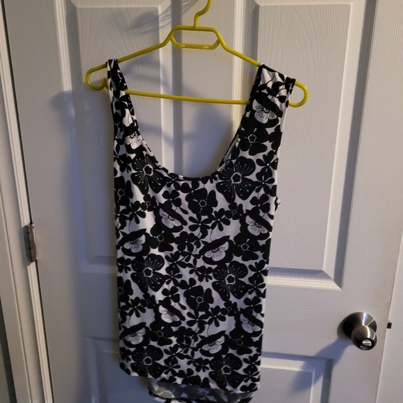 Ladies L lot - Picture 5 of 9